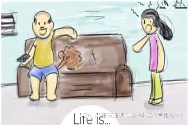 人生就是。。。 妻子已經(jīng)發(fā)火，你卻肆無忌憚地放屁“排毒氣”